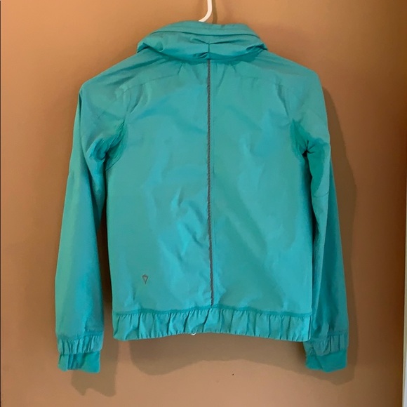 LULULEMON/ivivvia athletic rain/windbreaker jacket - Picture 4 of 8